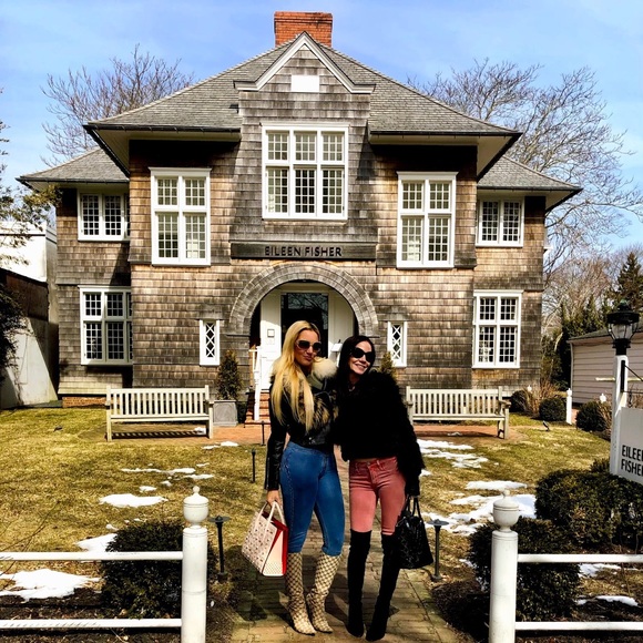 Meet your Posher, Lori - Picture 3 of 4